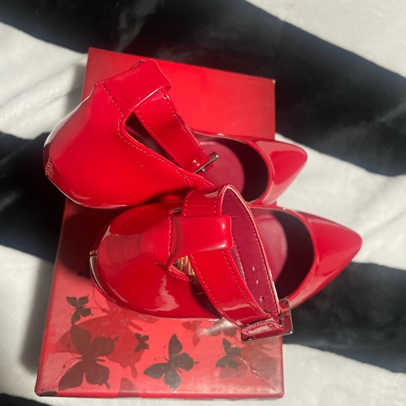 ❤️‍🔥👠Red Ankle Strap Pumps❤️‍🔥👠 - Picture 7 of 9